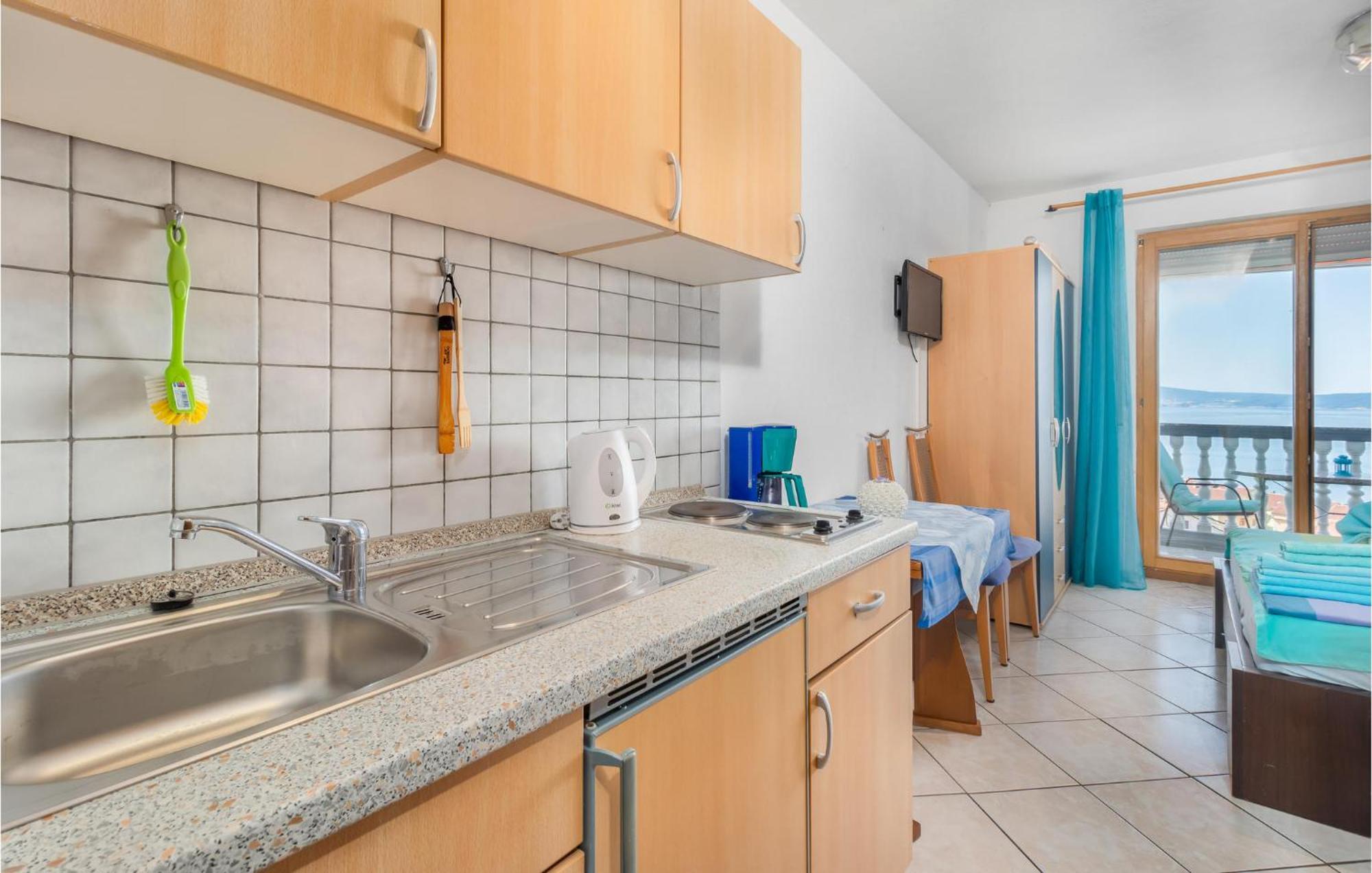 1 Bedroom Cozy Apartment In Цриквениця Екстер'єр фото