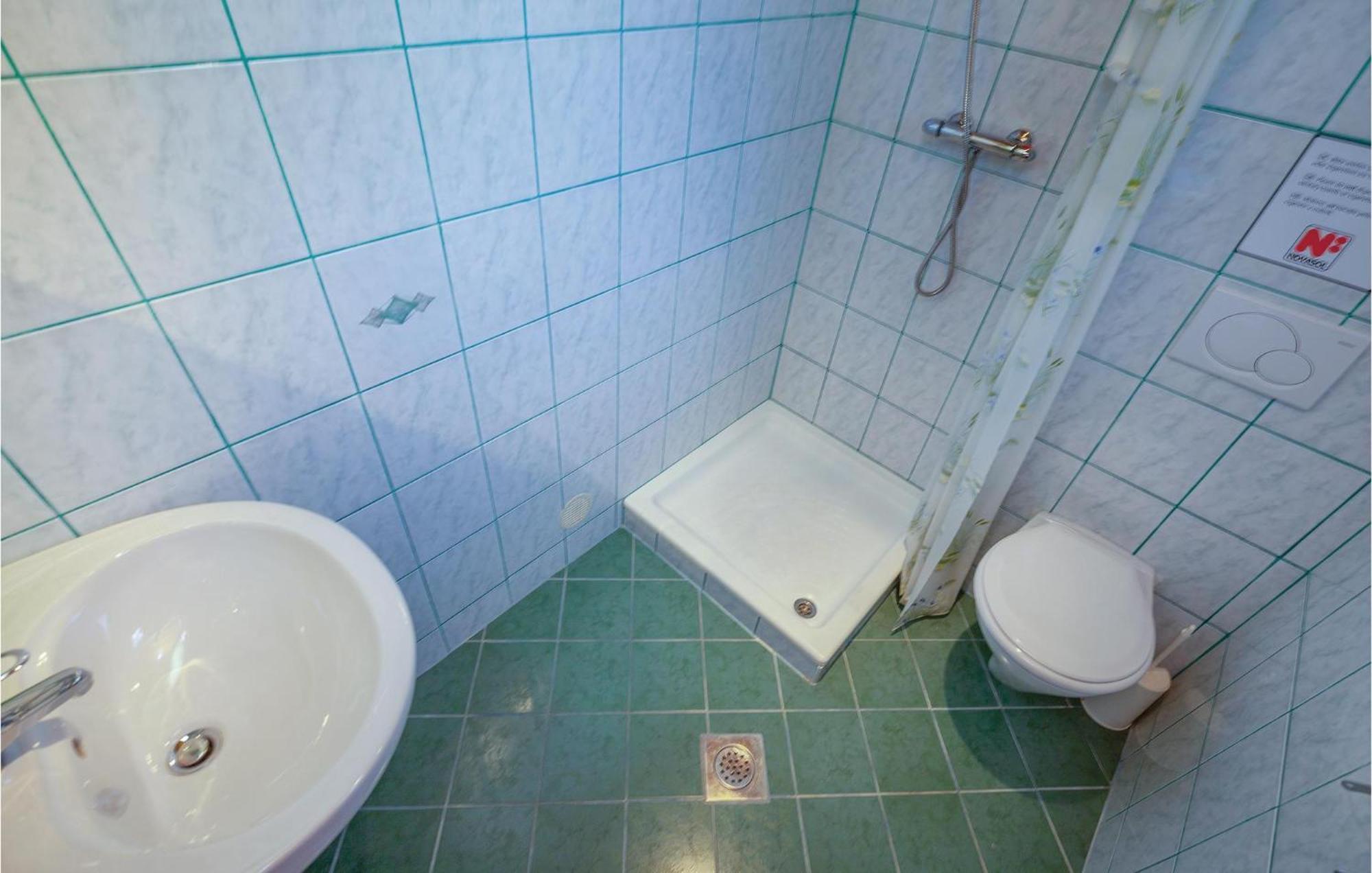 1 Bedroom Cozy Apartment In Цриквениця Екстер'єр фото
