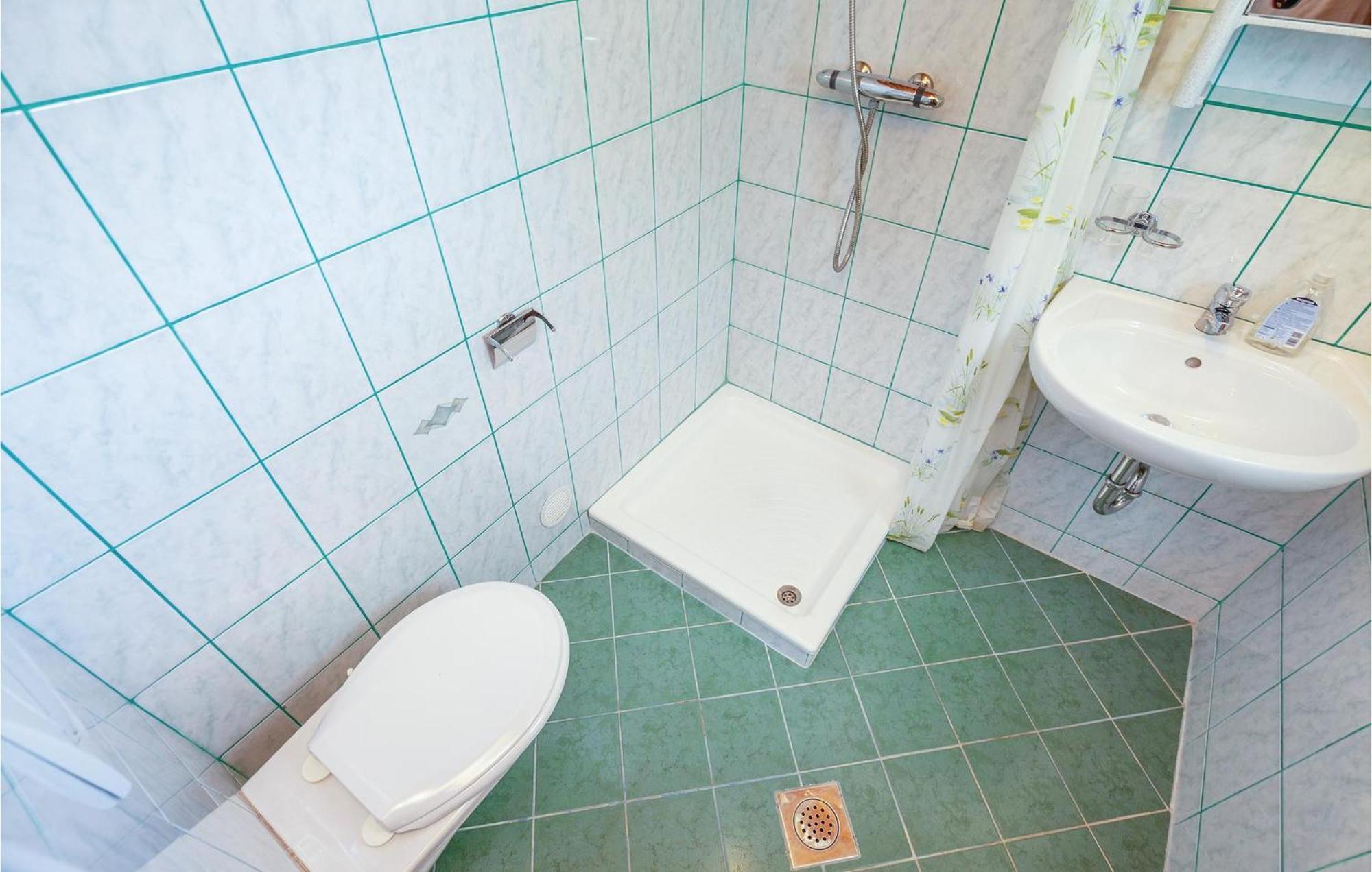 1 Bedroom Cozy Apartment In Цриквениця Екстер'єр фото